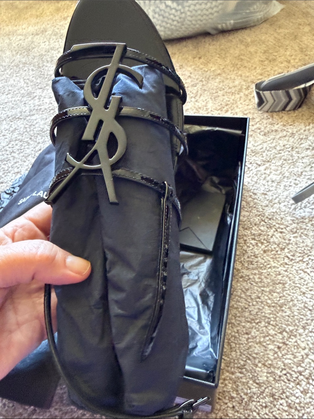 Yves Saint Laurent Black Patent Logo Slide Sandal - Picture 6 of 6